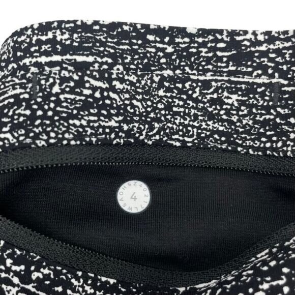 LULULEMON Pace Perfect 7/8 Tight Sz 4 Air Time White Black - Picture 9 of 9